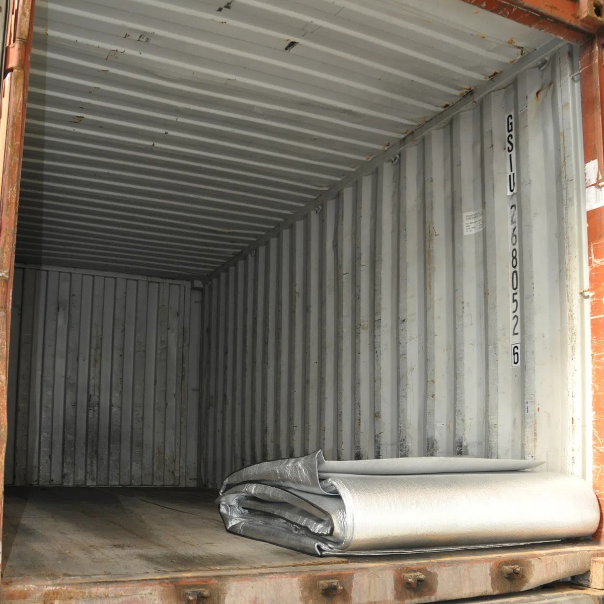 Reflex-Kit Container - coperta termica per container completa di kit di fissaggio e per l'installazione - è il materiale ideale per isolare termicamente le vostre merci. (20 piedi)