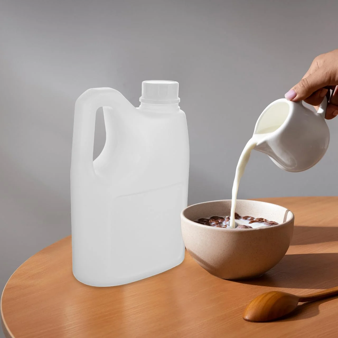 Borraccia da 2 l, in plastica, riutilizzabile, per bevande fredde, frullati e tè al latte, ideale per viaggi all'aperto