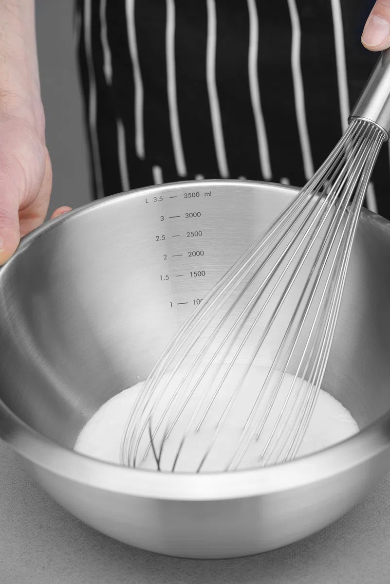 HENDI Ciotola da cucina, 3L, multifunzionale, insalatiera, contenitore per alimenti, ciotola di miscelazione, con base in gomma antiscivolo, ⌀265x(H)125mm, acciaio inox